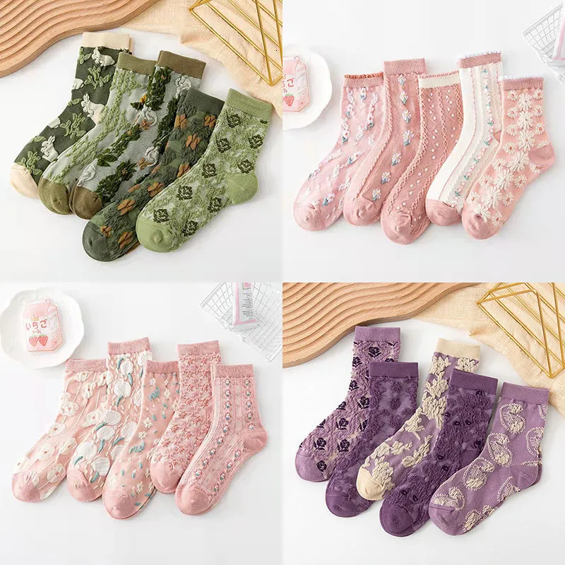 Chaussettes bonneterie 5 paires/ensemble chaussettes pour femmes violet Vintage Floral mode européenne américaine rue chaussettes mi tube automne chaussettes rétro cour chaussettes 3D 230616