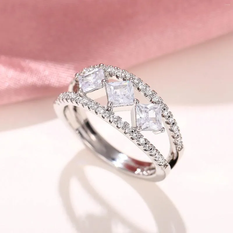 Hochzeit Ringe Mode Hohl Strass Für Frauen 2023 Geometrische Frauen Ring Einfache Designer Schmuck Party Anillos