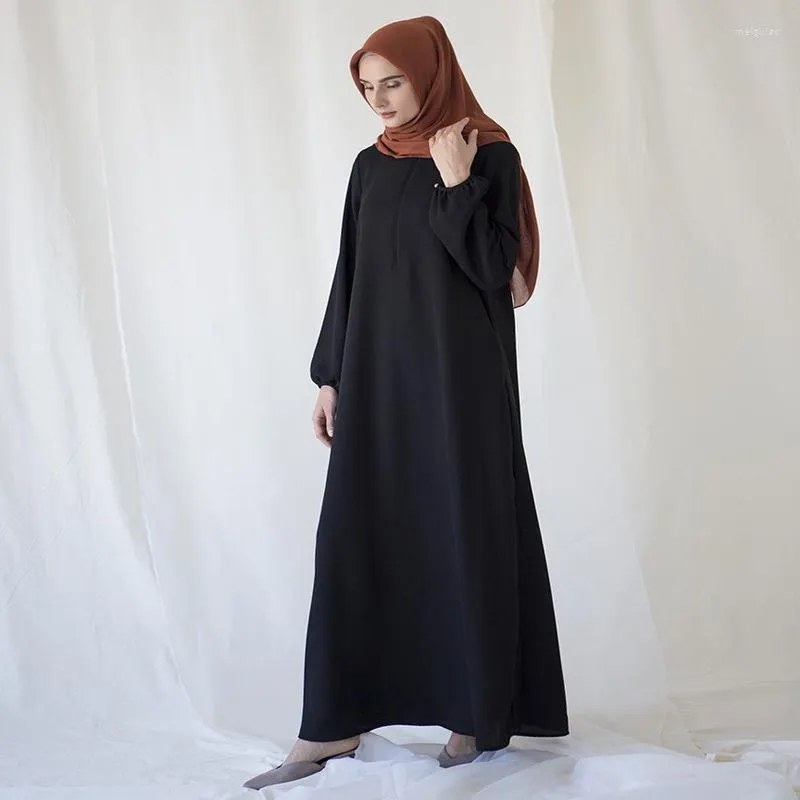 Ropa étnica Vestido musulmán Oriente Medio Dubai Mujeres Vestidos largos de color sólido Moda Robe Black Abayas para mujeres Kaftan Femme