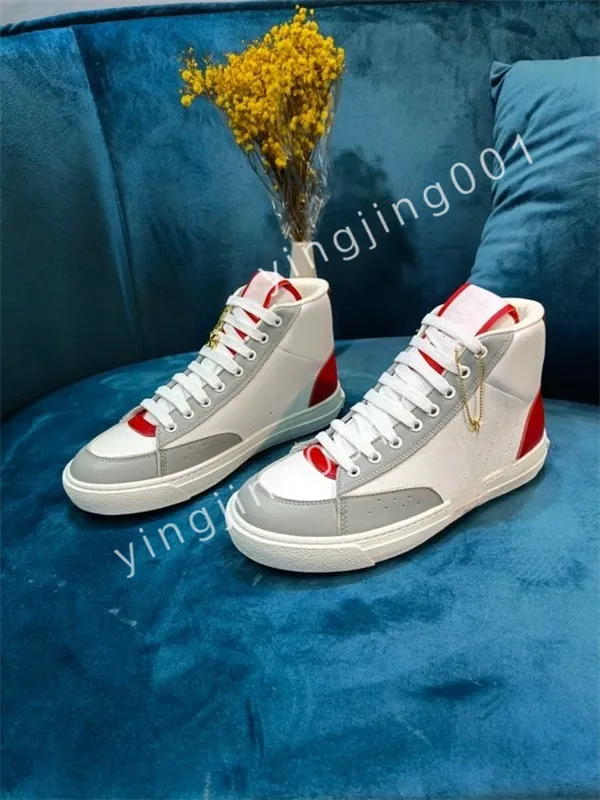 2023 novos Hot Luxurys Moda Branco Preto Couro Calfskin Tênis Sapatos Conforto Ao Ar Livre Formadores Feminino e Masculino Casual Tamanho 35-46