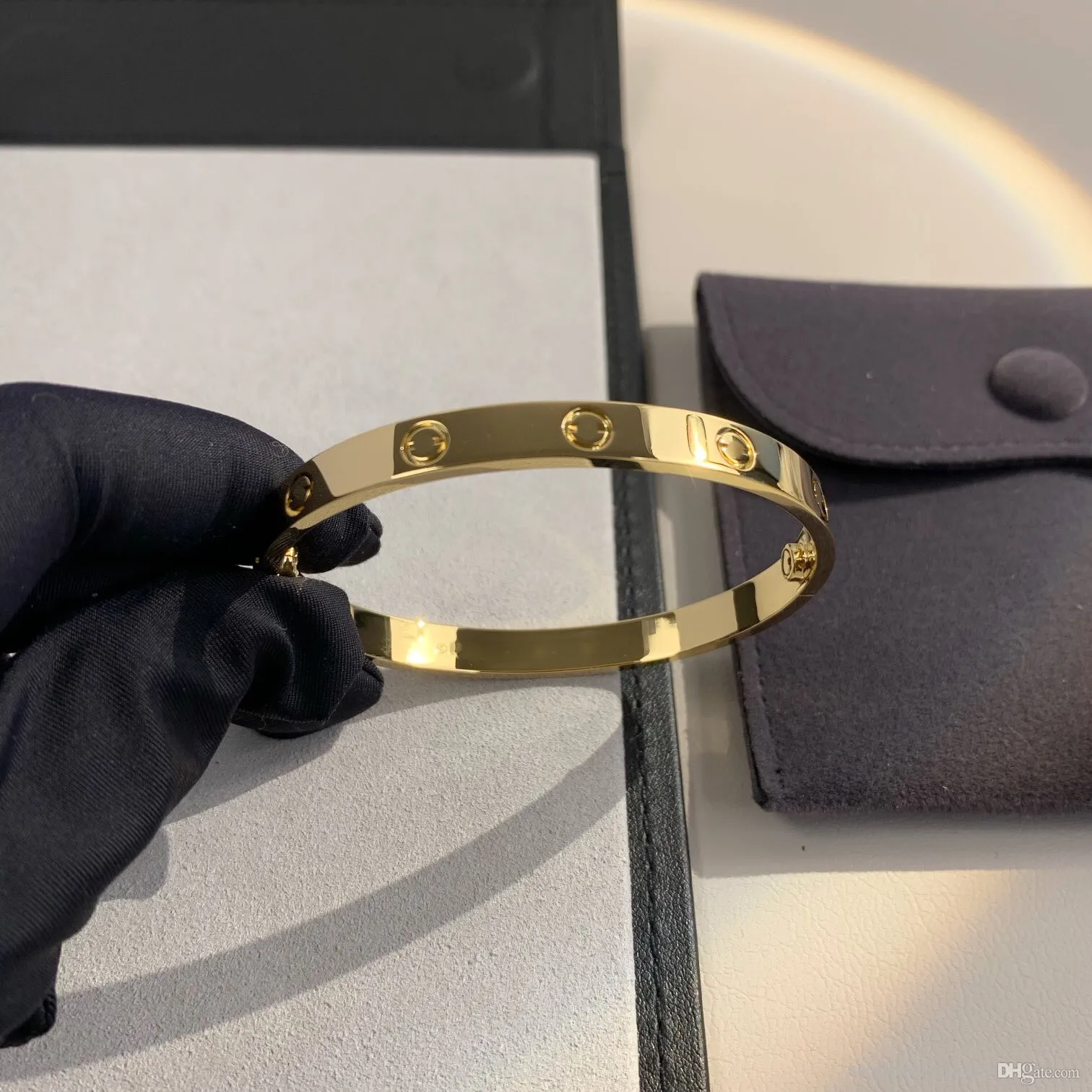 Love serie guld armring för man Au 750 guldpläterad 18 K 16-21 storlek med låda med skruvmejsel 5A premium presenter pararmband 052