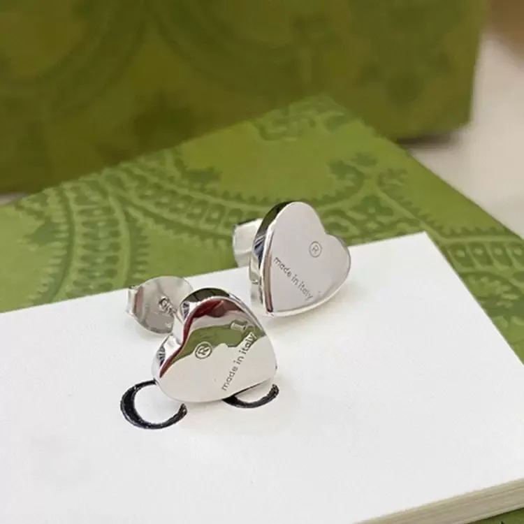 Topkwaliteit luxe damesmode hart liefde stud klassiek formaat roestvrij staal paar geschenken ontwerper sieraden verlovingsoorbellen groothandel