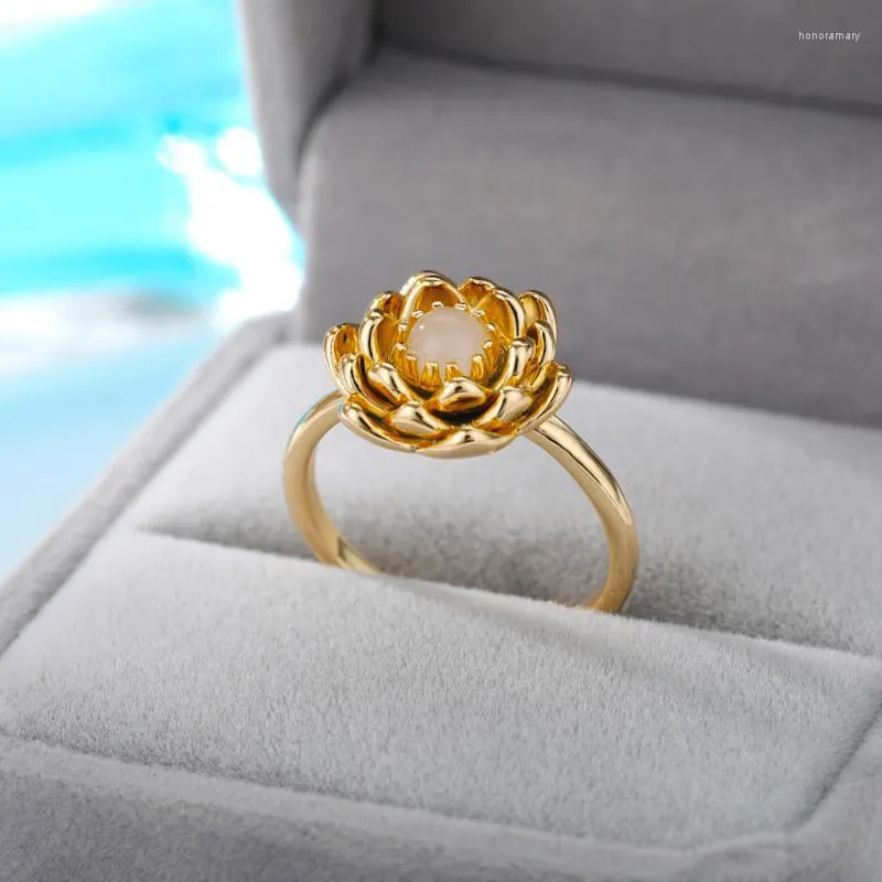 Pierścienie klastra vintage lotosowy pierścień kwiatowy dla kobiet mężczyzn złoty kolor stali nierdzewnej księżycowy pączek opal biżuteria ślubna