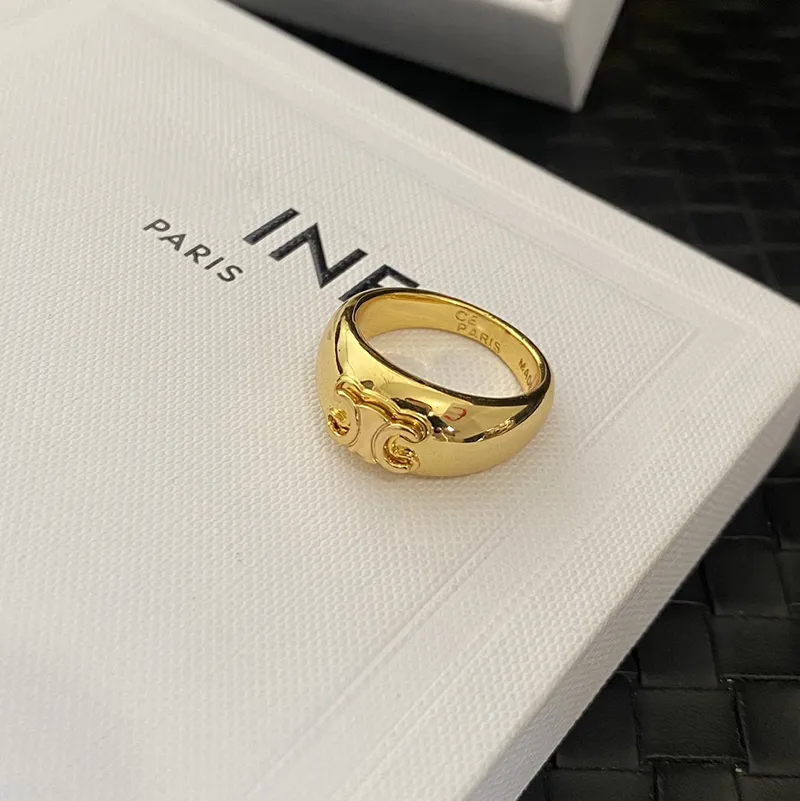 Luxurys Designer Fashion Luxury Men's and Women's Gold Band Ringsカップル高品質のジュエリーパーソナライズされたシンプルなホリデーパーフェクトギフト