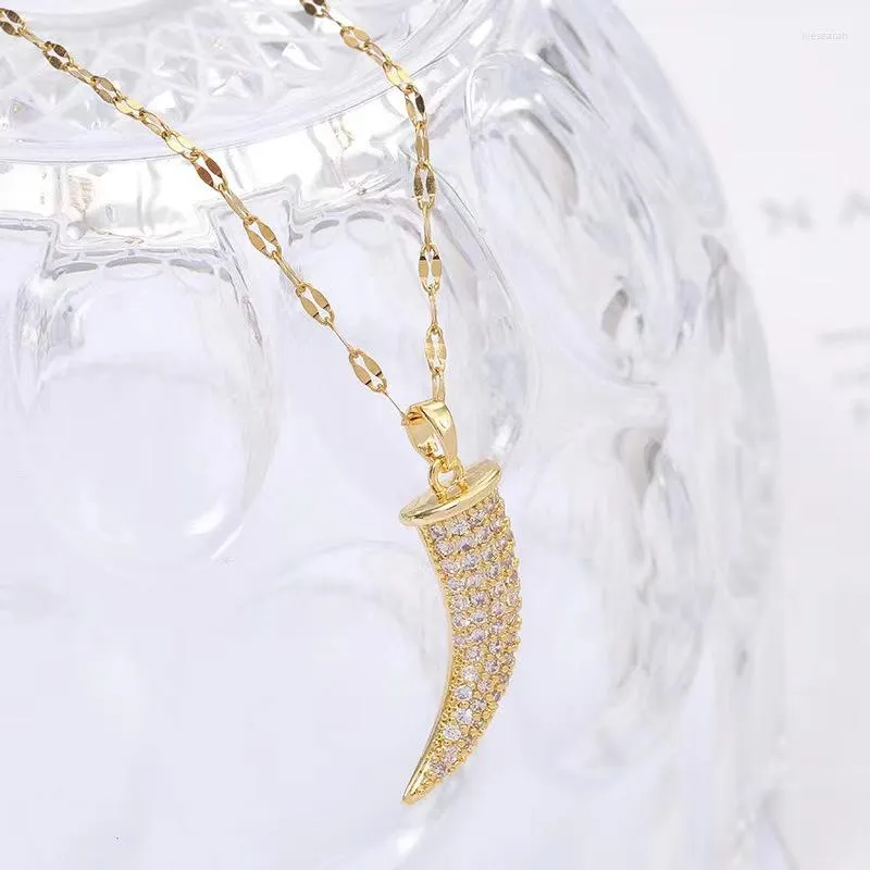 Kedjor Den koreanska versionen pläterade 18k Real Gold ClaVicle Halsband Zircon Micro-inlyid tandformade sidokedjetillbehör St