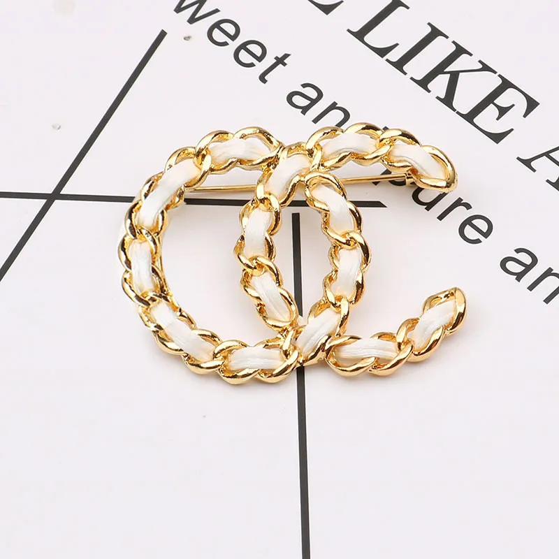 20style Brand Designer Double Letter Brooches Women Men Elegant Diamond Letter Brooch Suit Pin Metal Fashion High Quality Jewelry Accessories gift TT