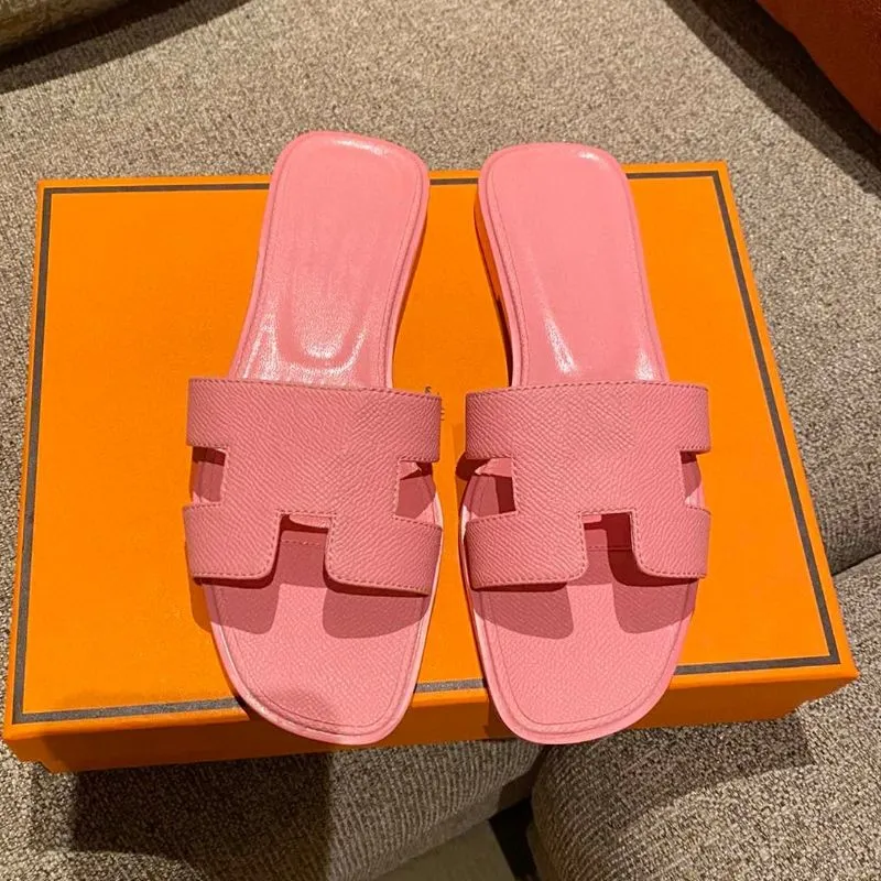 Netizen Summer New Style Sandaler och tofflor Womens Sandals Luxury Designer Slide tofflor Mångsidig platt botten äkta läderstrand Stora tofflor 35-42 +Box