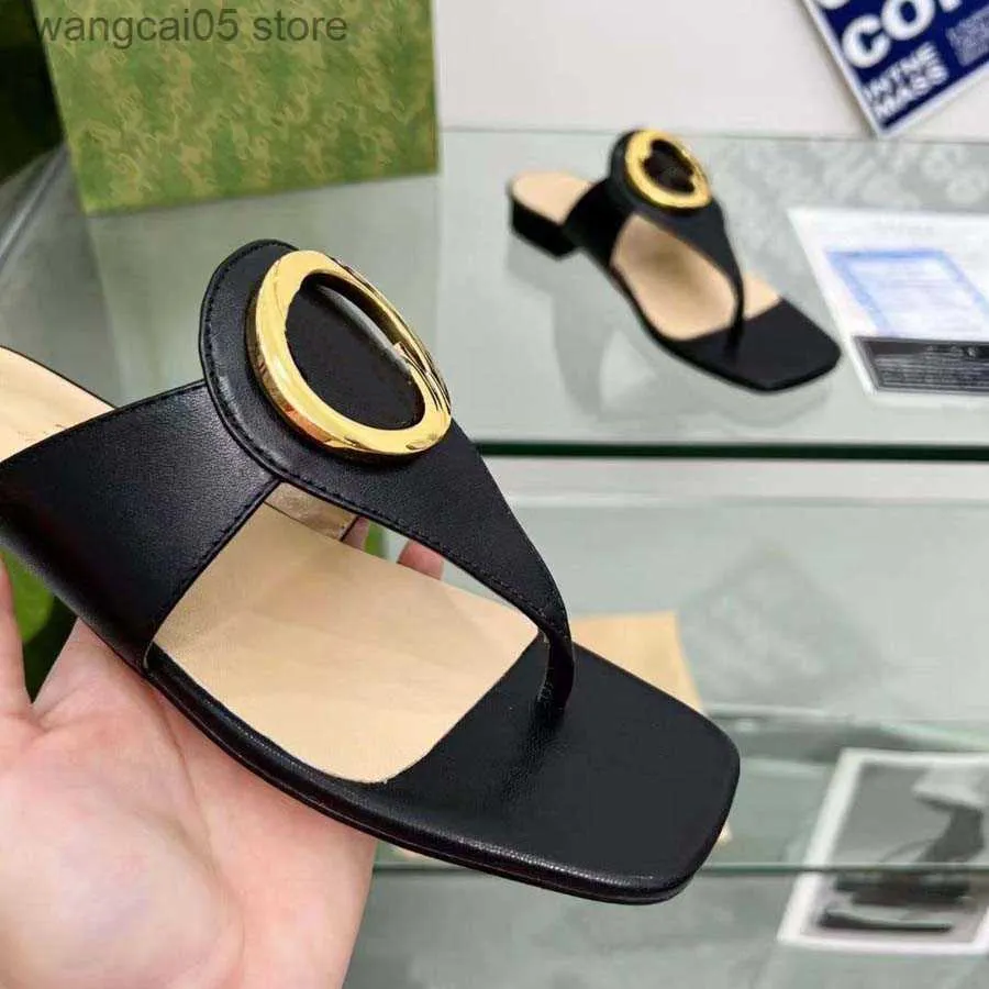 Terlik 2023 Kadın Ayakkabı Sandalet Sandalet Flip Slaytlar Moda Plaj Kalın Alt Terlik Alfabe Lady Sandal Deri Yüksek Topuk Ayakkabı Slaytları T230706