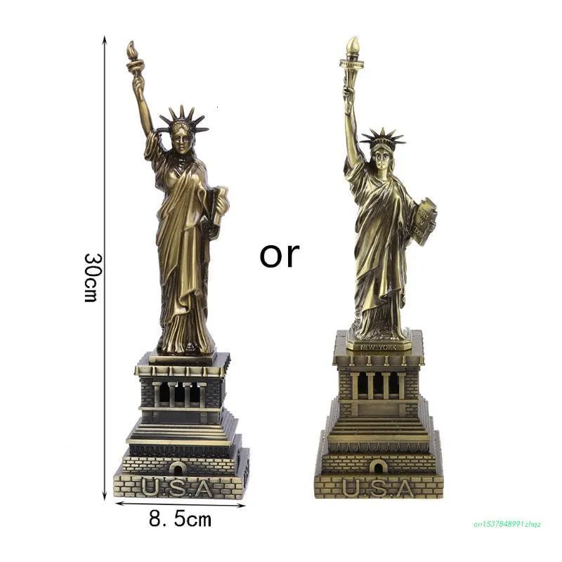 Dekorativa objekt Figurer USA Landmarks Staty of Liberty Metal Model Desk Decoration Gadget Craft Gift 230616