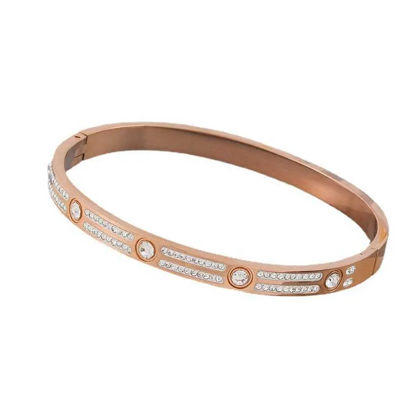Designer de marque Carter Star Full Sky deux rangées de bracelets en diamant pour hommes et femmes bracelet en acier en acier en titane avec logo A7QX