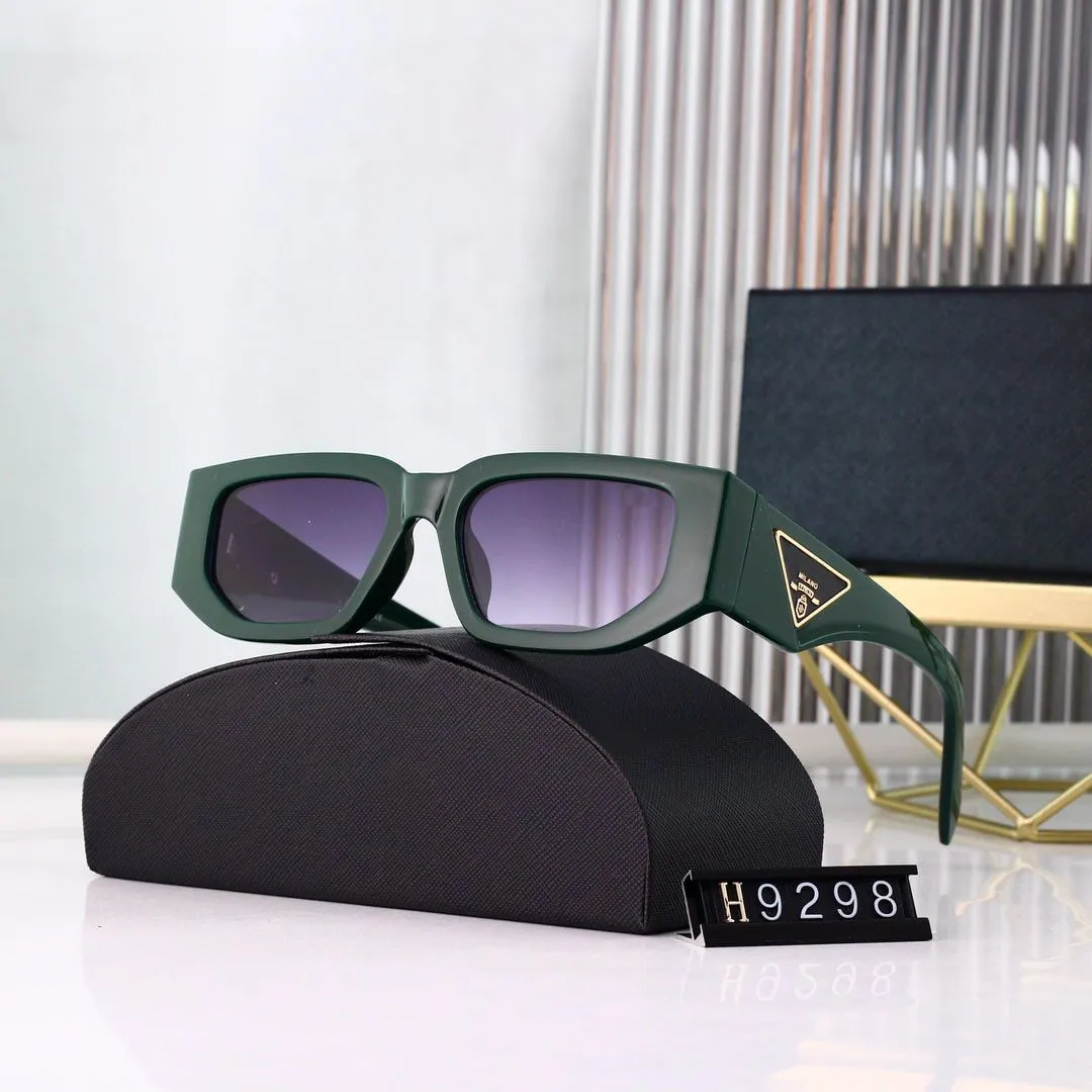 2023 Designerskie okulary przeciwsłoneczne Klasyczne okulary gogle na zewnątrz plażowe okulary przeciwsłoneczne dla mężczyzny mieszanka kolor kolor opcjonalny trójkątny podpis z oryginalnymi lunetami pudełkami