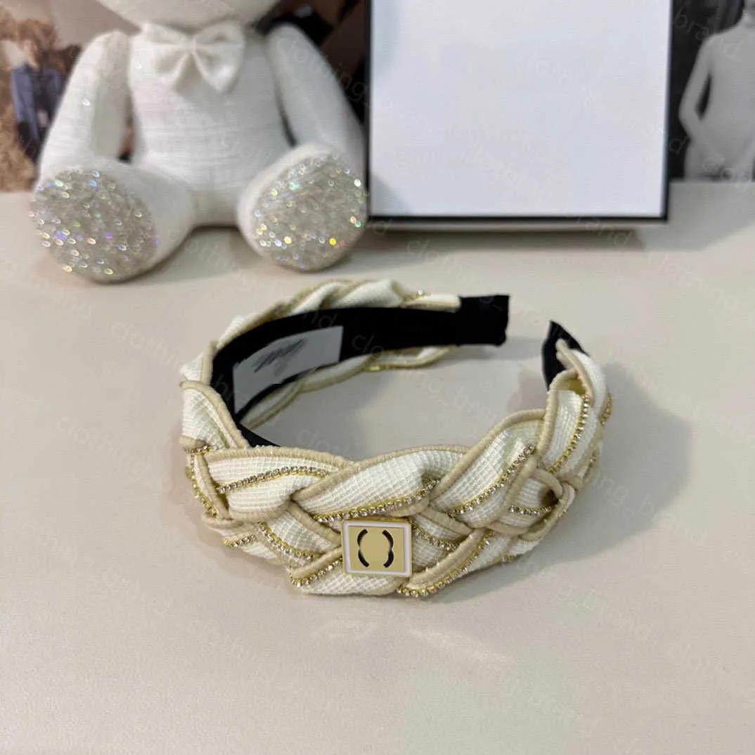 23ss kvinnor designer accessoarer kvinnor Hårband varumärke Vävd diamantkedja fyrkantig metall logotyp dekoration pannband mångsidig Håraccessoarer kvinna smycken