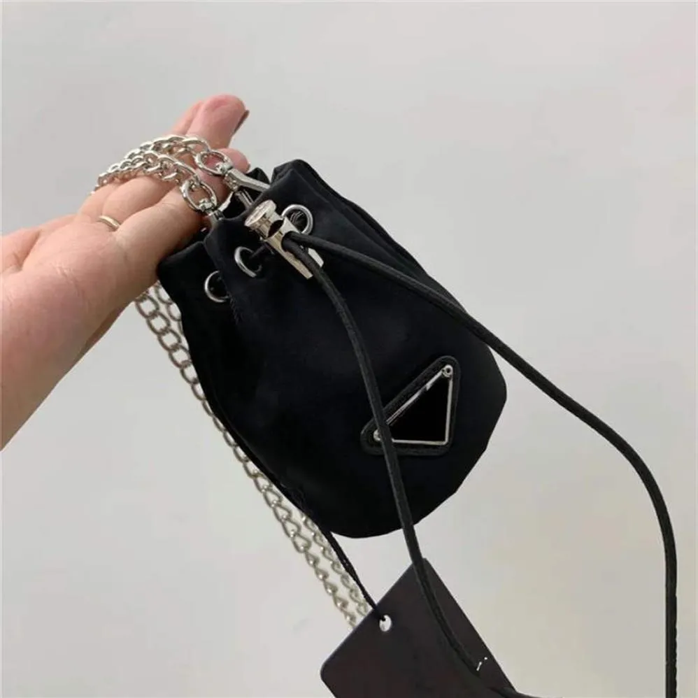 2021 Women Keychains Small Bag Long Chain Shoulder Messenger Bags Drawstring Classic Hand Bag Bucket Waist Keychain8335138240a