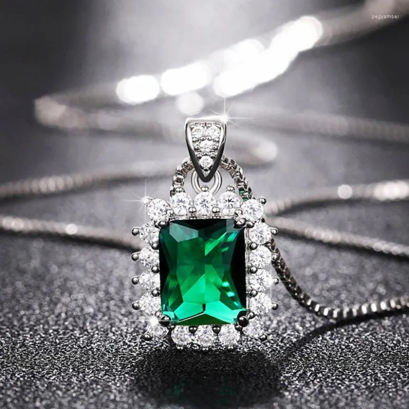 Подвесные ожерелья Huitan Модные зеленые кубические циркониевые женские ожерелья модель дизайн мод