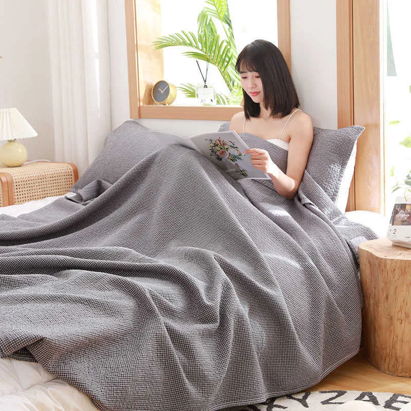 Thin queen blanket hot sale