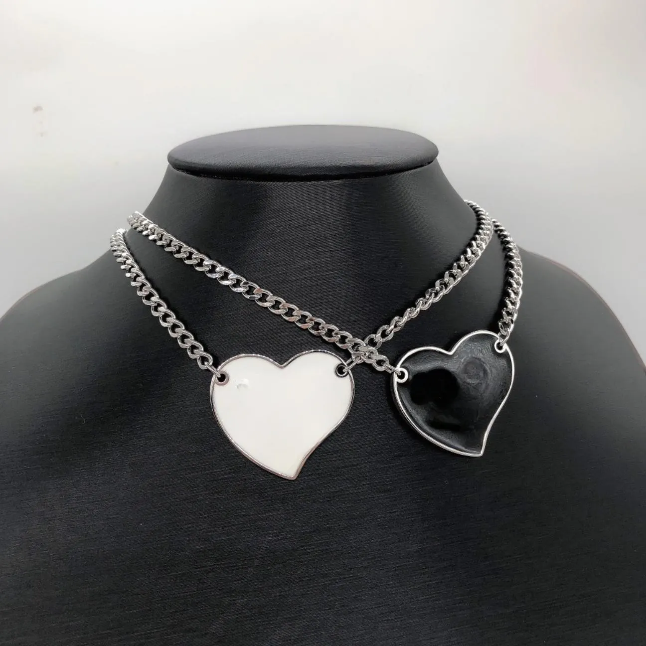 Haut de gamme populaire femme designer marque lettre pendentif collier chaîne grand bijoux fête Saint Valentin anniversaire coffret cadeau