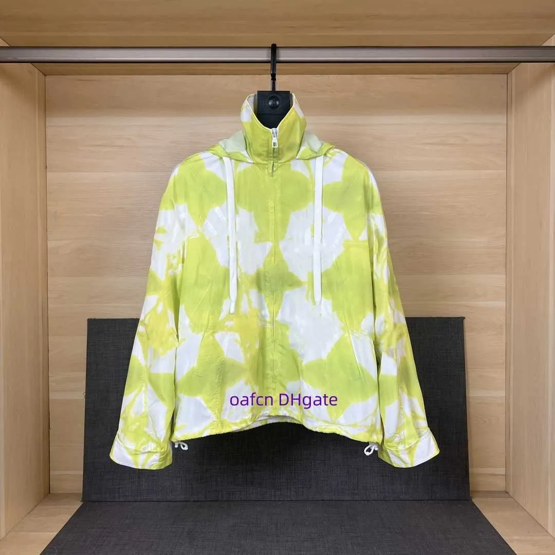 23SS moda męska designerska kurtka z kapturem letnia okładka kwiatowa japońska farbowanie kołnierza płaszcza męskiego i damskiego płaszcza wiatrówki wiatraka