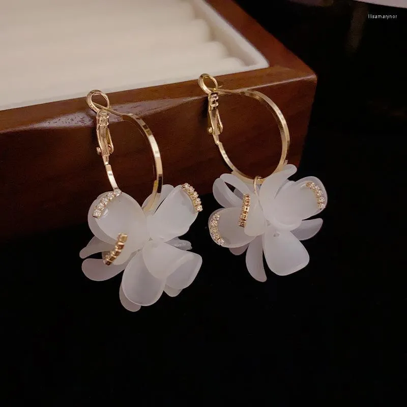 Creolen, niedliche Acryl-Blume für Frauen, hochwertiges koreanisches Kupfer, 14 Karat vergoldet, Designer-Hängeohrring, Modeschmuck