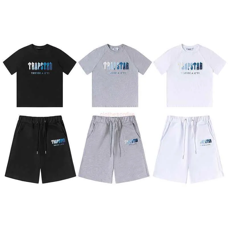 Designer modekläder tees tsihrts skjortor trapstar mode handduk broderi hög gata casual bomull runda nacke kort hylsa t -shirt shorts byxor set sommar ro