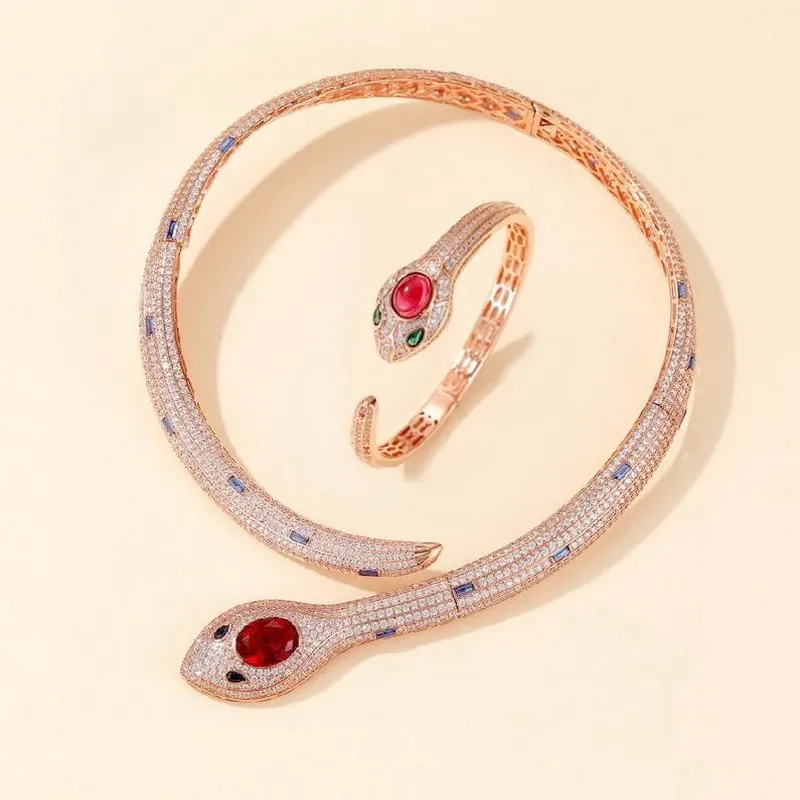 Designer Collection Style Luxueux Bracelet Épais Collier Réglages Diamant Rubis Plaqué Or Serpent Serpent Dîner Collier Ras Du Cou Bracelet Ensembles De Bijoux