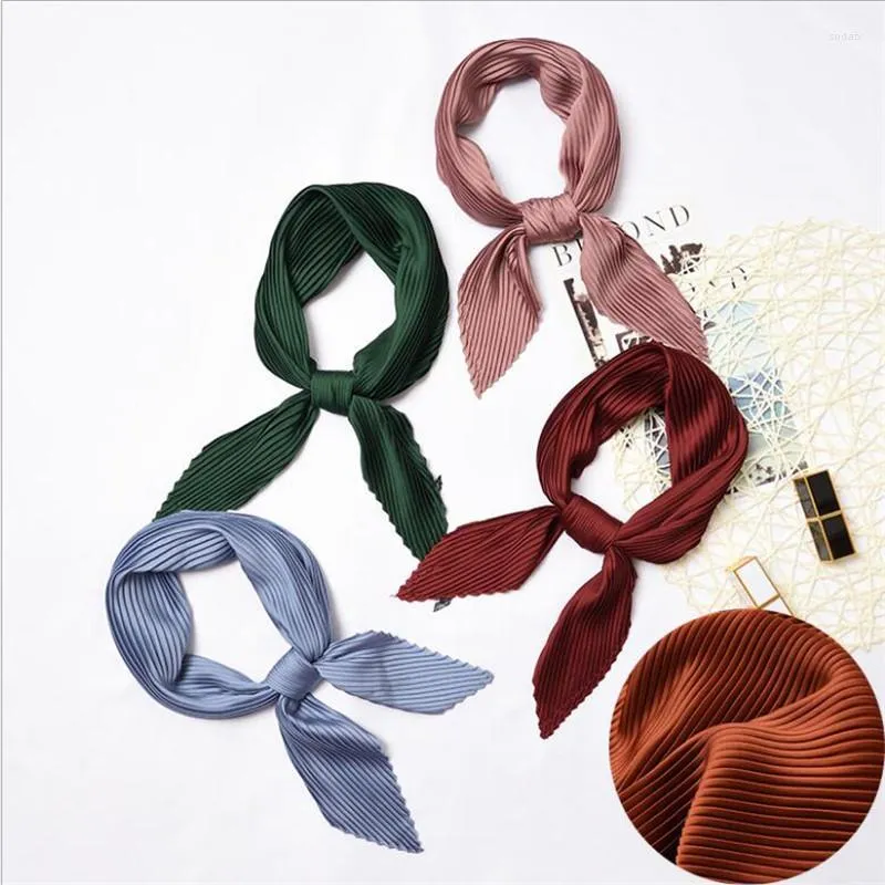 Foulards 55 cm pli femmes Polyester soie écharpe couleur unie Satin petit carré enveloppes châle châles élastiques bandeaux cravate
