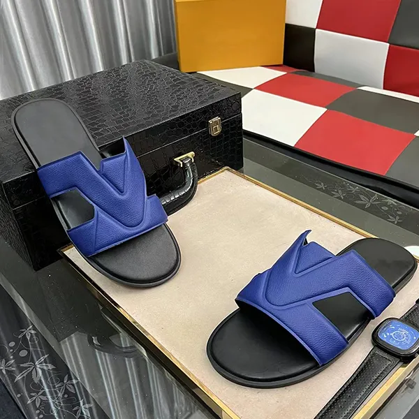 Projektant Nowe letnie plażowe męskie męskie męskie non-slip-flip-flops jasne kapcie zużycia zewnętrzne są opcjonalne wielokolorowe