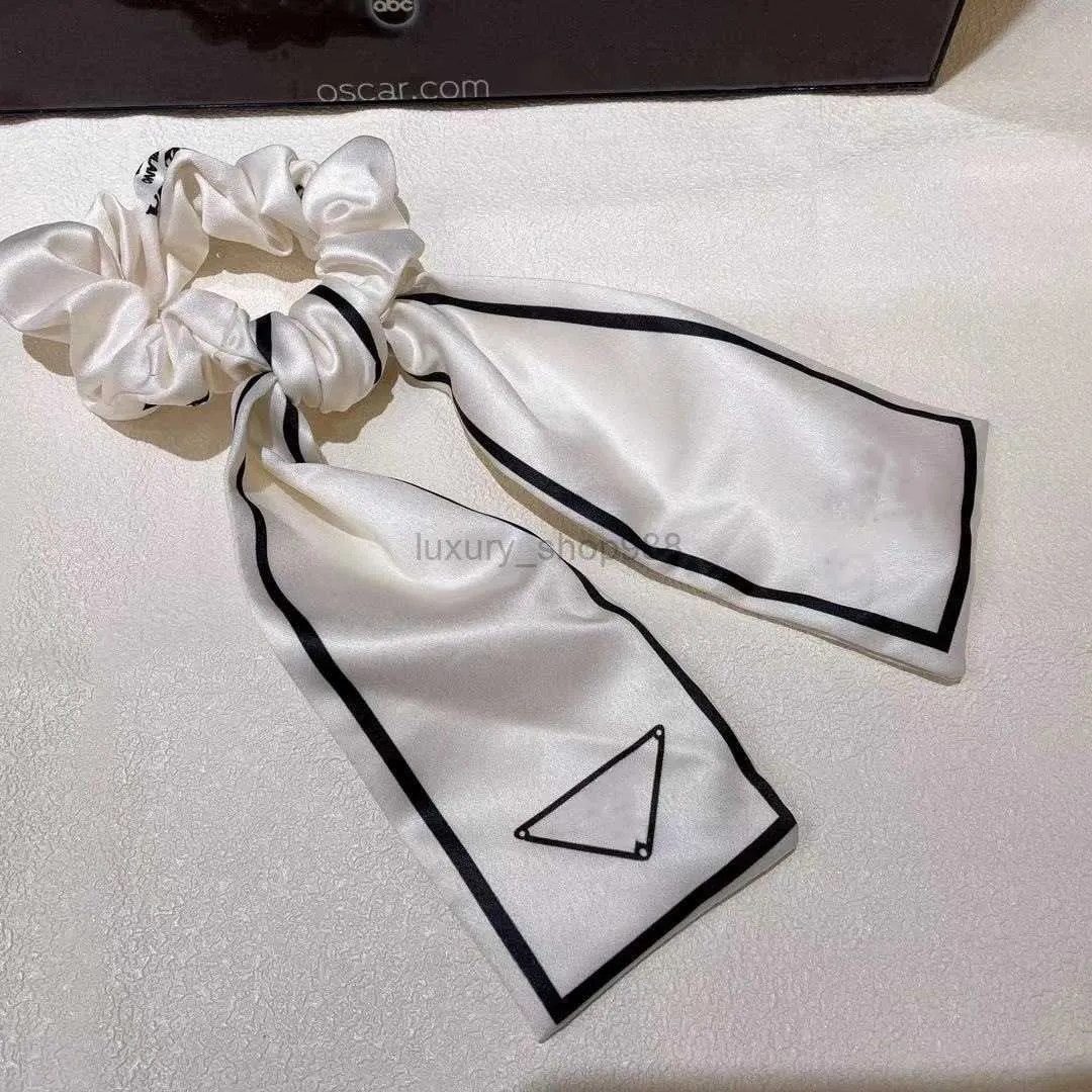 Echarpe jedwabny szalik 8x120cm Projektowanie liter Drukuj Kwiatowy jedwabny szalik dla kobiet mody szaliki