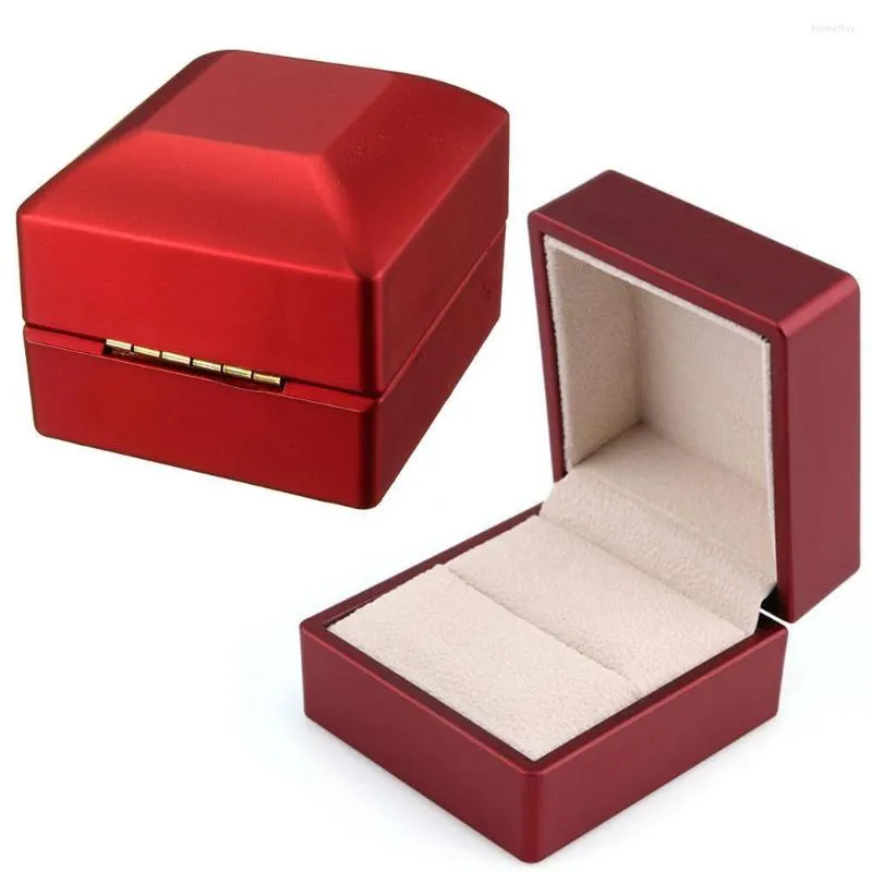 Sacchetti per gioielli Fashion Luxury Cherry Polish Diamond Ring Box con LED Light Engagement Wedding