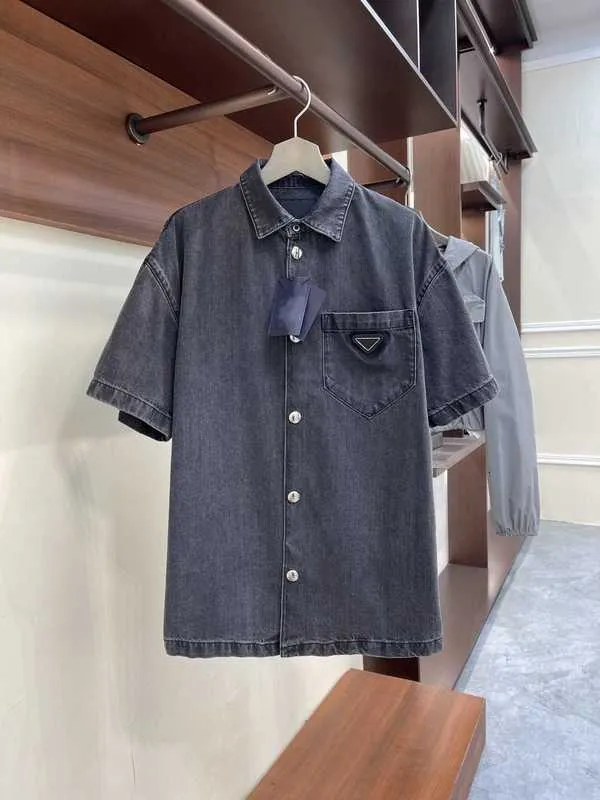 Men's Jackets Designer 2023 Summer New Polo Collar Wash Denim Shirt Coat Fashion Casual Breathable Pocket Short Sleeve Grey High Quality Top QBF1