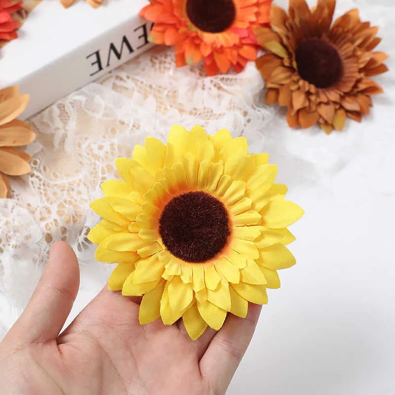 Suszone kwiaty 10PC Duże słonecznik sztuczny 9cm wielowarstwowy fałszywy głowa na domową dekorację ślubną