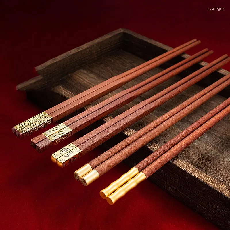 Chopsticks 5Pair återanvändbar röd sandelträ kinesisk solid icke-halk för sushi pinnar bordsartå