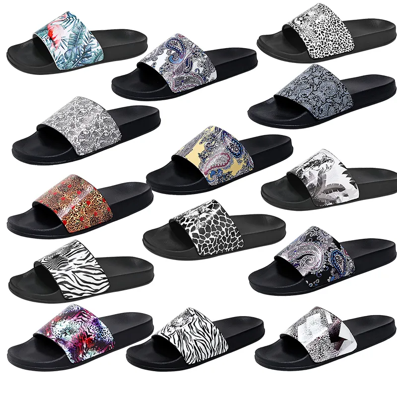 Lyxvarumärke Designer Rubber Anti-Slip Slippers Färg Blockering Sandaler Retro Print Flat Bottoms Flip Flops Home Outdoor Slippers Beach Shoes Storlek 38-46