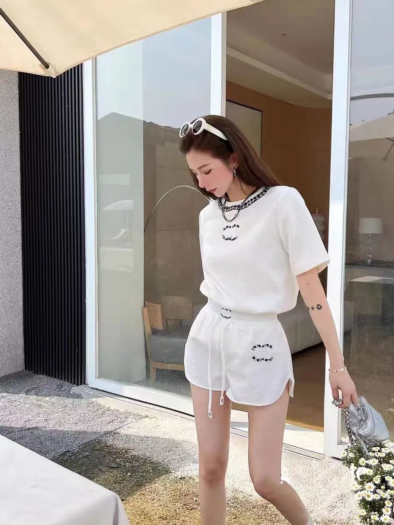 2023 Chan Designer Women's Fress Fress Two2 Pitks Two Setuits Stuituits Women Tee Women’s Suptists Channel Hot Diamond Skirt