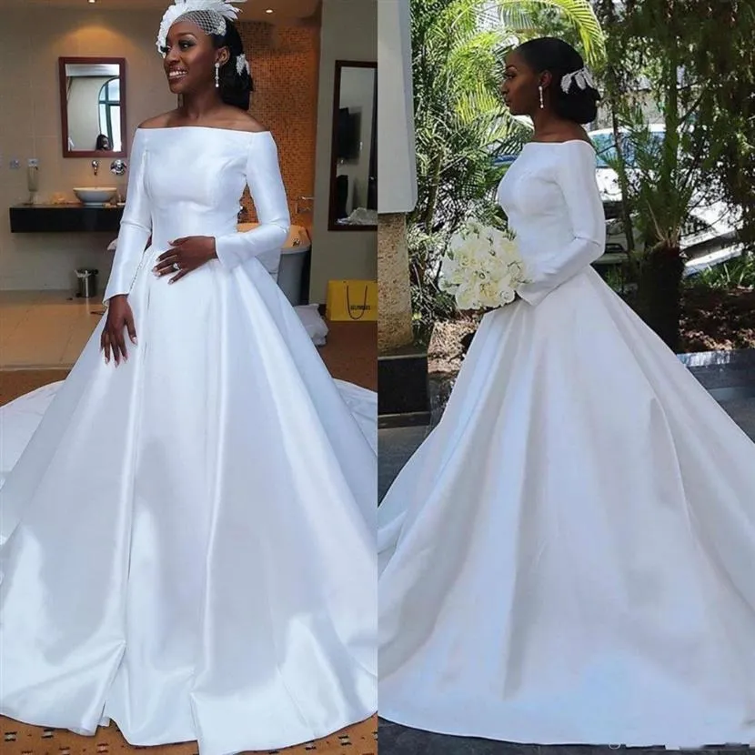 2019 robes de mariée simples pas cher en satin robe de bal de mariée hors épaule A-ligne plus la taille robe de mariée fille africaine à manches longues Brida232w
