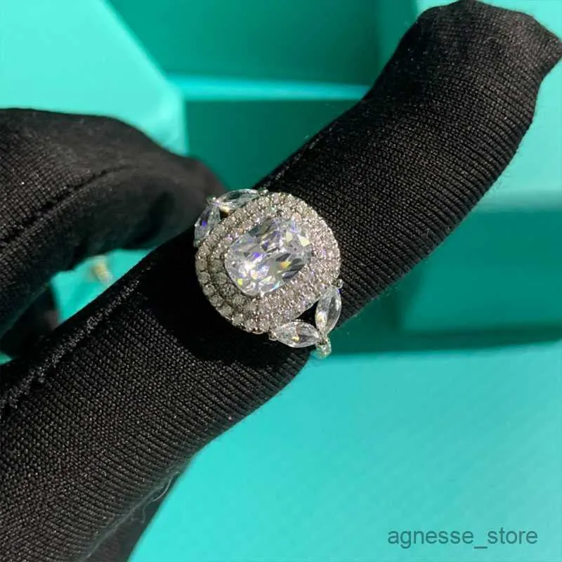 Stud Designer Diamanten Ringen Vrouwen Luxe Zilveren Liefde Bruiloft Sieraden Benodigdheden Fine Carving Nooit Vervagen Maat 6-9 R230619