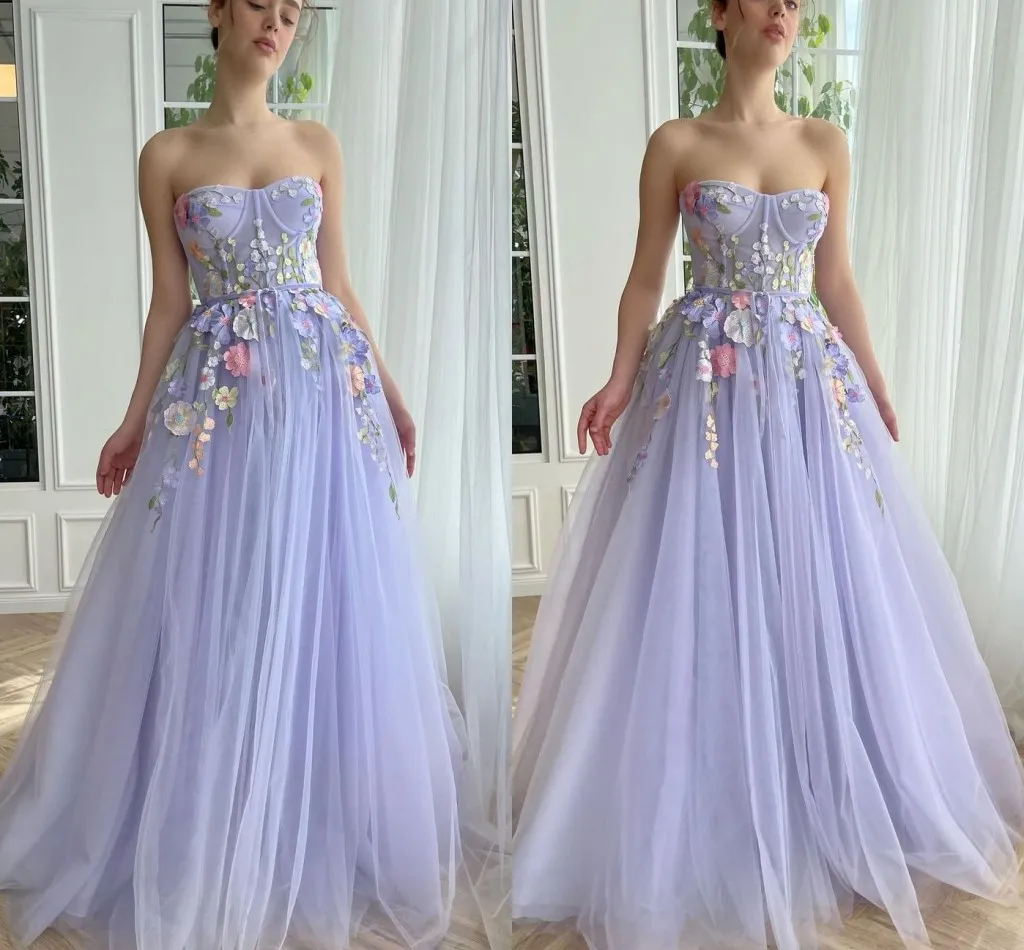 Elegante lavanda A Line Abiti da sera per le donne Sweetheart Fiori fatti a mano Tulle Sweep Train Occasioni formali Compleanno Celebrity Pageant Party Prom Gowns