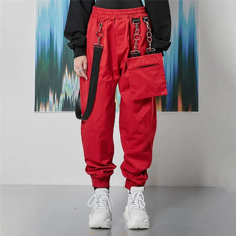 Spodnie damskie Capris wysokiej talii streetwearu metalowy łańcuch cargo spodnie kobiety gotyckie jesienne zimowe czerwone czarne spodnie z kieszenią hajuku harem joggers 230619