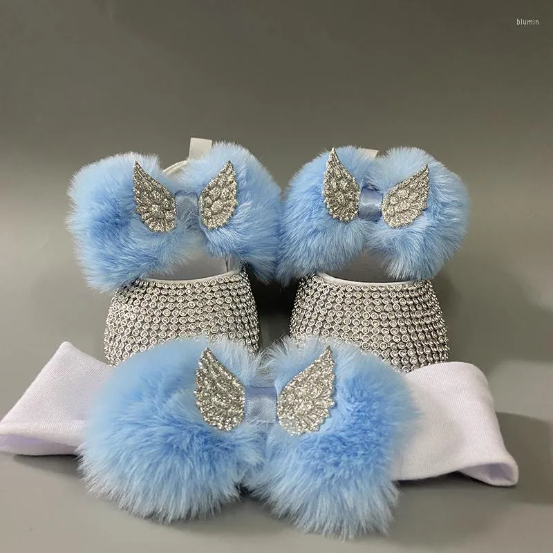 Buty sportowe Dollbling Fashion Bowknot Śliczna księżniczka 2023 Design Hurtowe urodziny Baby Baby Girl Sandały z sztucznym kokardą futra