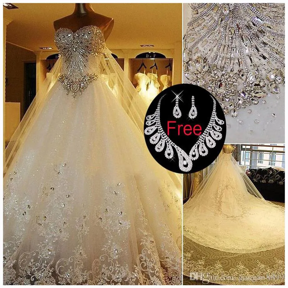 2019 Vestidos de noiva modestos e brilhantes com renda de cristal Vestido de noiva de trem de catedral de luxo Imagem real vestido de noiva plus size Pnina Torna275C