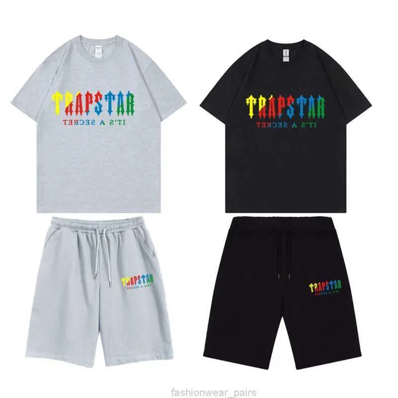 مصمم أزياء ملابس رجال المسارات المحملات القمصان القصيرة العصرية Trandy Trapstar Alphabet Print Summer Mens Tshirt shirts مجموعة القطن القصير