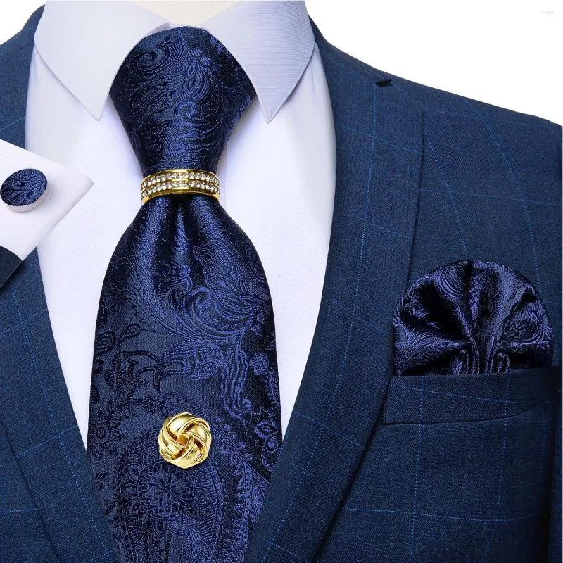 Bow Ties Luksusowy projektant niebieski jedwab Paisley dla mężczyzn Akcesoria metalowe krawat z łańcuchem Pierścień 8 cm Przyjęcie weselne Prezent