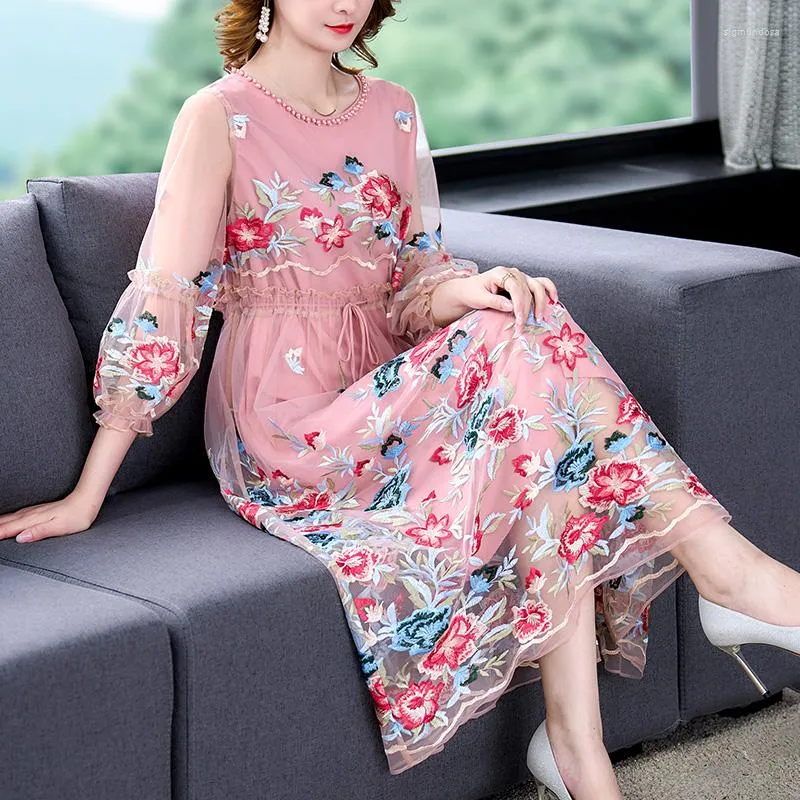 Casual Dresses 2023 Pink Embroidery Floral Mesh Chic Beading Midi Dress Women Fashion Light Beach Autumn Korean Elegant Prom