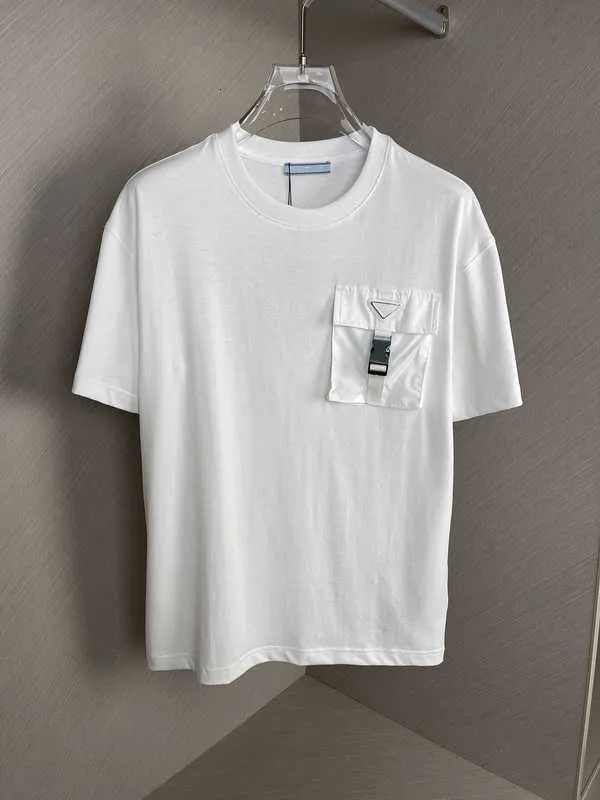 T-shirts pour hommes Designer 2023 Summer New Pocket T-shirt à manches courtes Mode Casual Col rond Sports Blanc Noir Haute Qualité Top NSFU