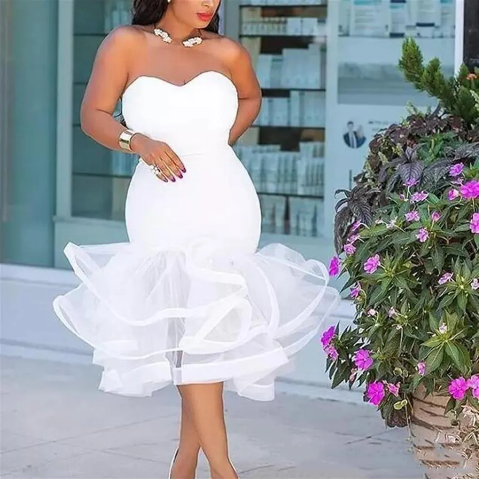 2019 White Plus Size Mermaid Wedding Dresses Sweetheart ärmlösa brudklänningar Teen Längd Tiered Ruffle Custom Made Wedding Dress175B