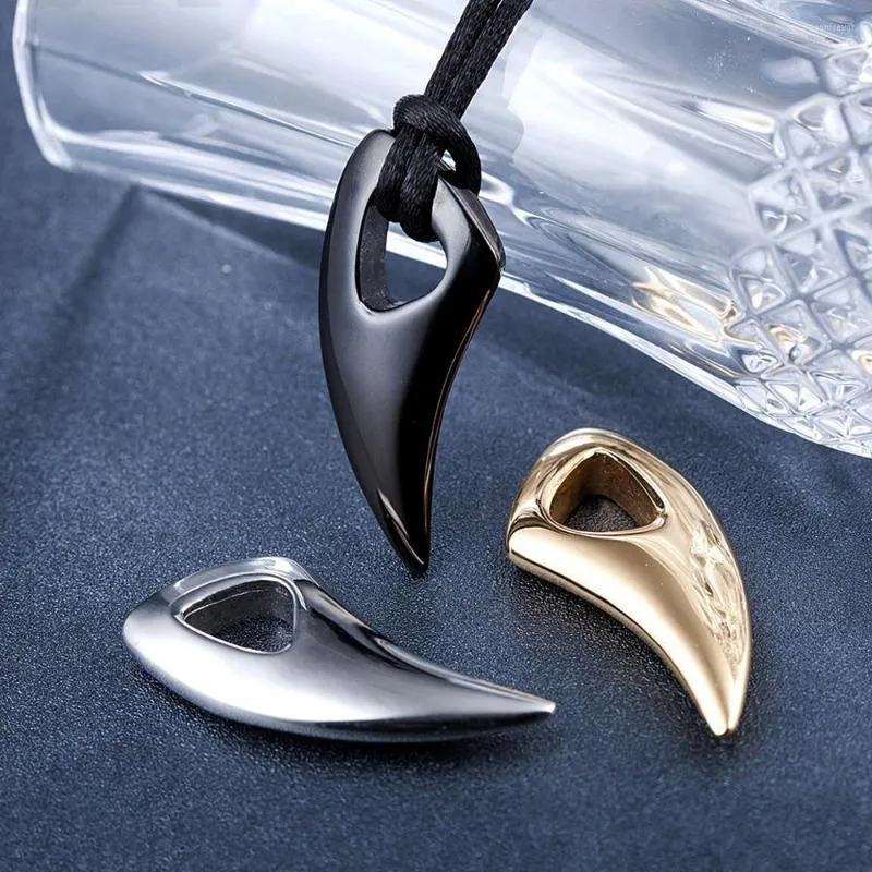 Jstyle Men's Stainless Steel Necklace - Wolf Teeth Spear Pendant, Adjustable Chain, Black Finish