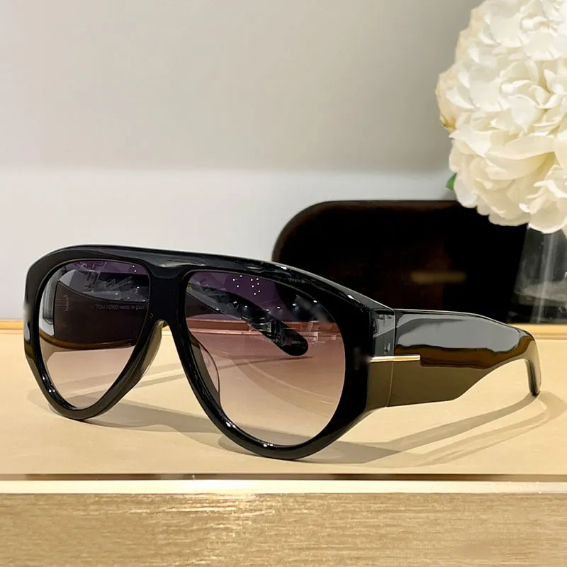 SACOCHE TOM SUNGLASSES FOR WOMEN FRAME FT1044特大のメガネチャンキープレートデザイナーサングラス