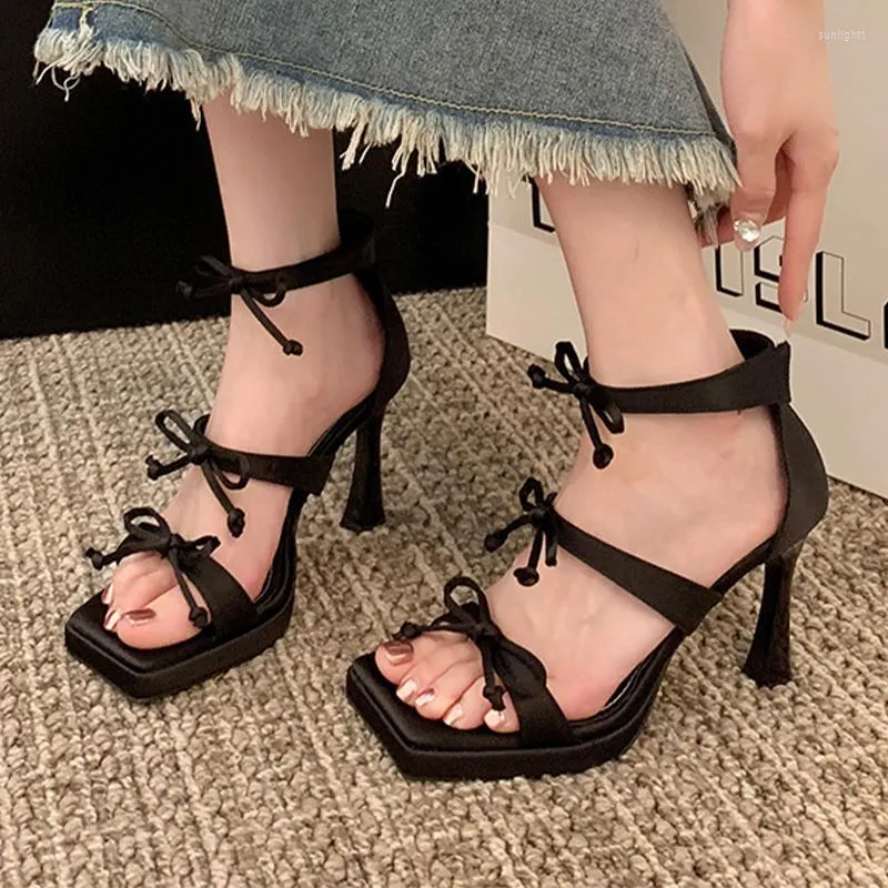 Сандалии 2023 Лето -бренд высокие каблуки женские квадратные носки для вечеринок стилето обувь дизайнерские платья насосы chaussure