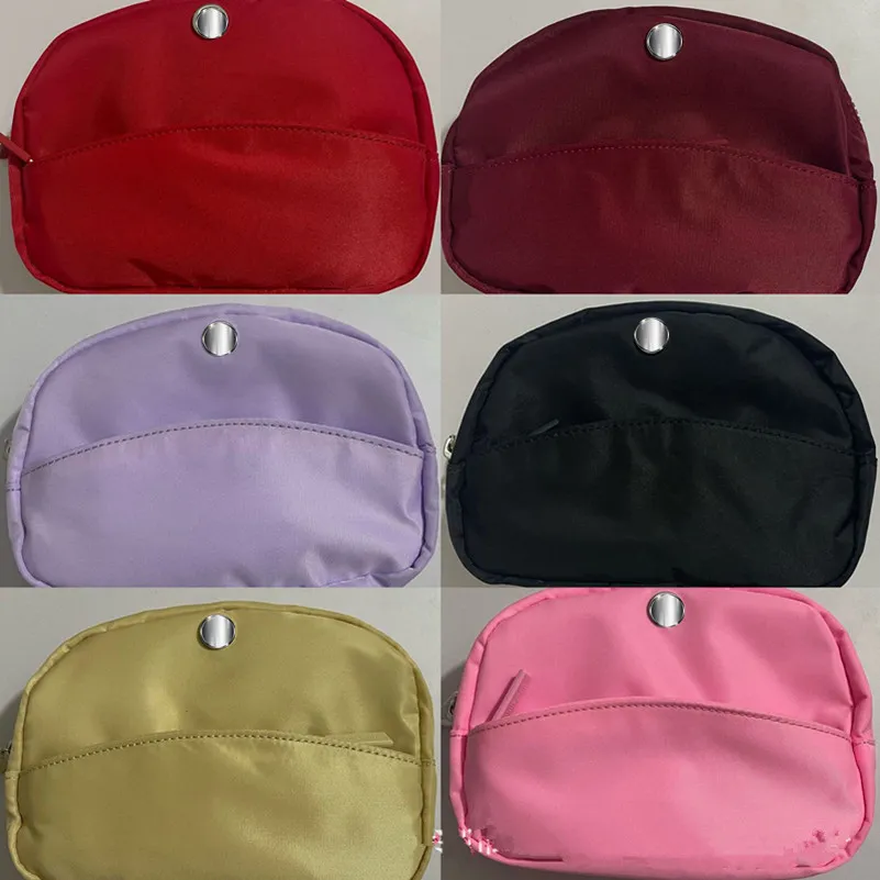 LL Borsa multifunzionale per il trucco Borsa da toilette da viaggio a forma di conchiglia portatile Borsa cosmetica a sei colori Donna