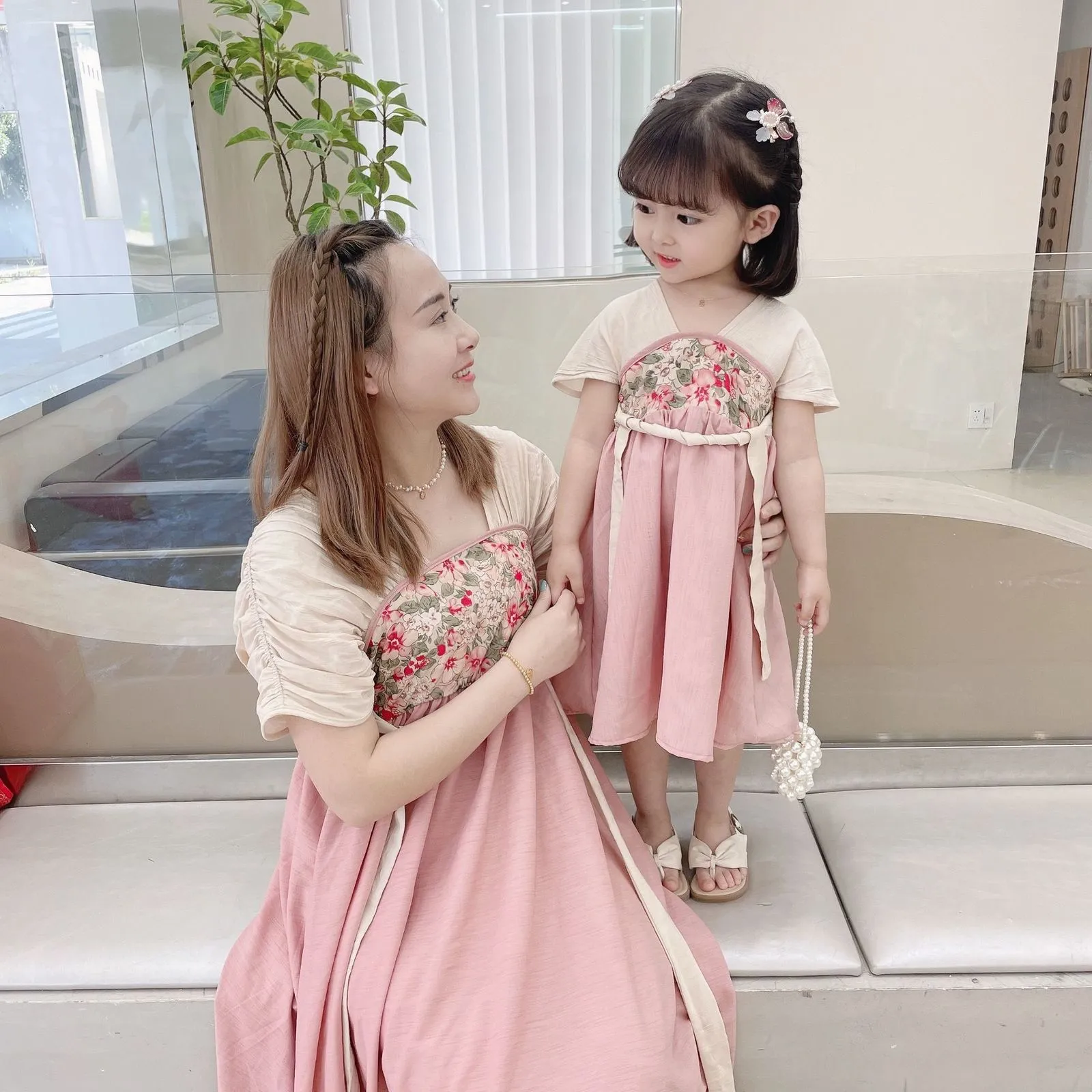 Family Matching Hanfu Outfits - Traditional Chinese Costume for Mom, Dad,  Kids, Baby Girl Dress, Parent-Child Clothing Set from Dhgate Family  Matching Outfits - price 40.78, image size:1600x1600