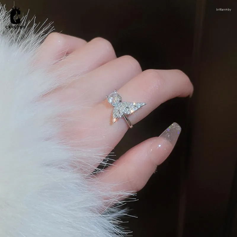 Klusterringar 2023 Korean Sweet Zircon Butterfly Wing Opening Light Luxury Fashion Finger Ring For Women Wedding Party Jewelry